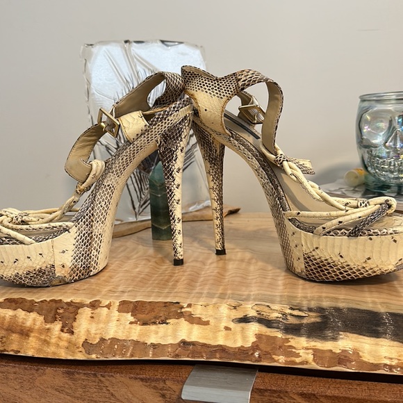 Woman’s Beautiful Rachel Zoe Heels - Picture 2 of 5